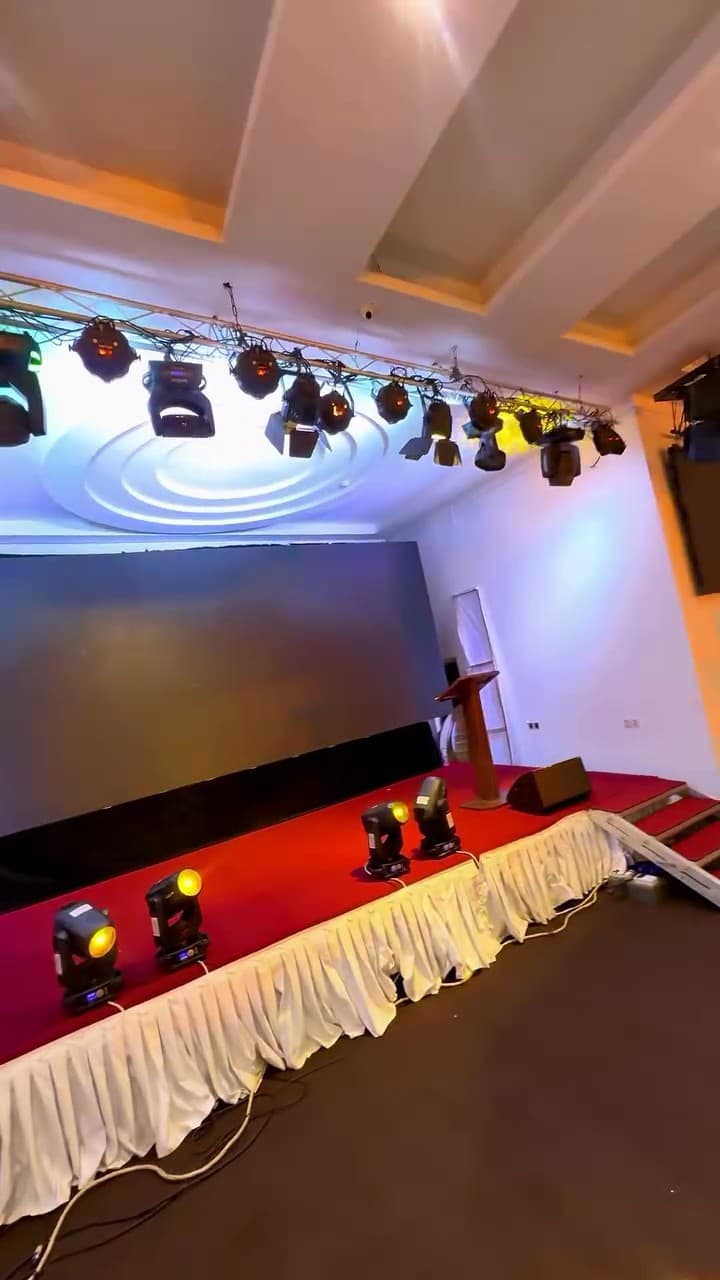 A Conference in Royal Blue and Red — image 1